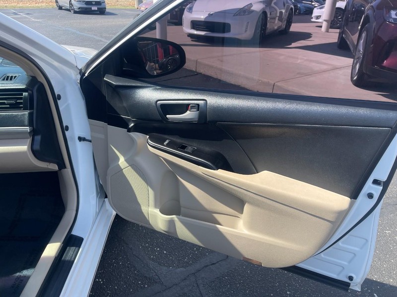 Toyota Camry Vehicle Image 07