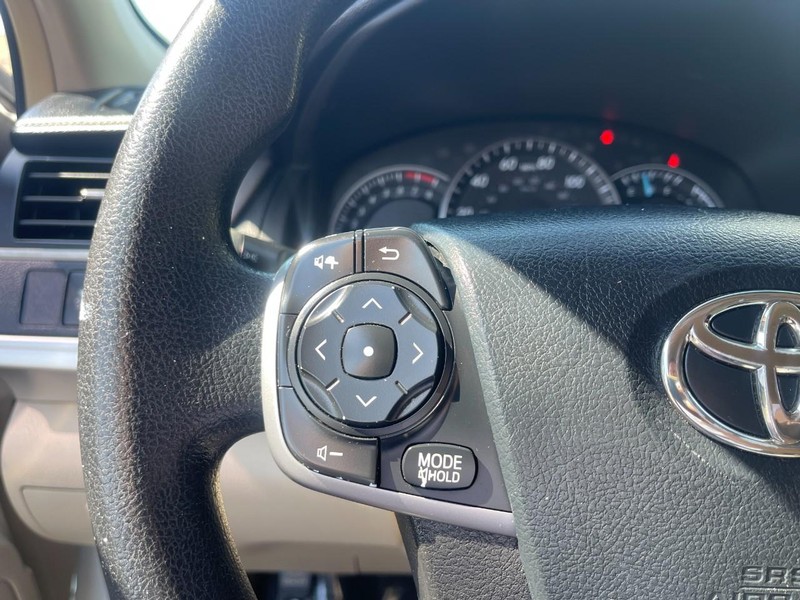 Toyota Camry Vehicle Image 16