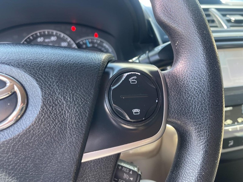 Toyota Camry Vehicle Image 17