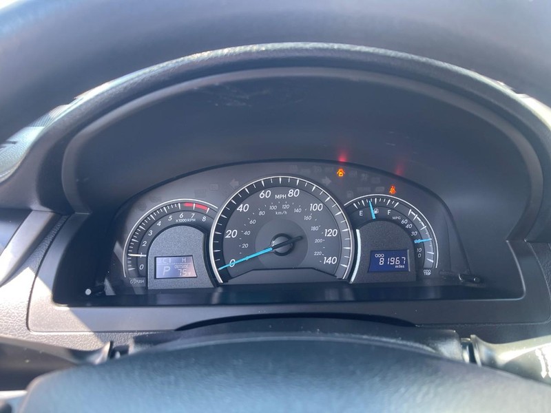 Toyota Camry Vehicle Image 18