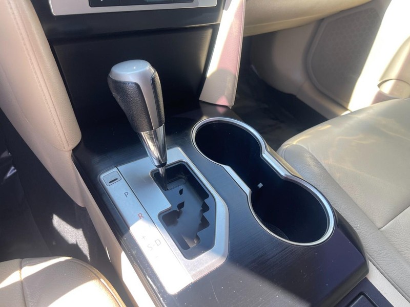 Toyota Camry Vehicle Image 21