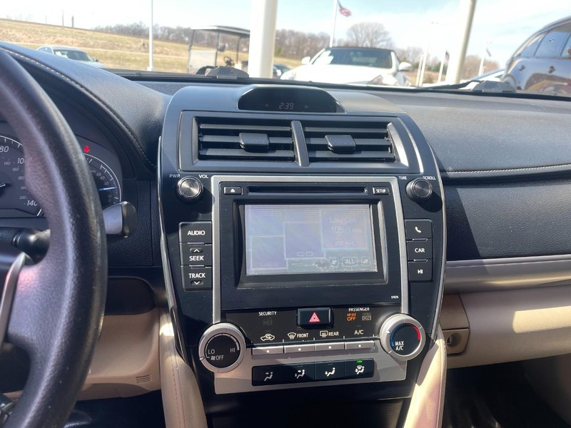 Toyota Camry Vehicle Image 22