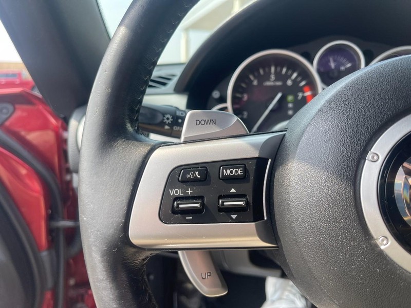 Mazda MX-5 Miata Vehicle Image 13