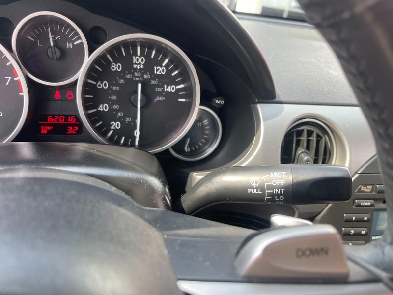 Mazda MX-5 Miata Vehicle Image 16