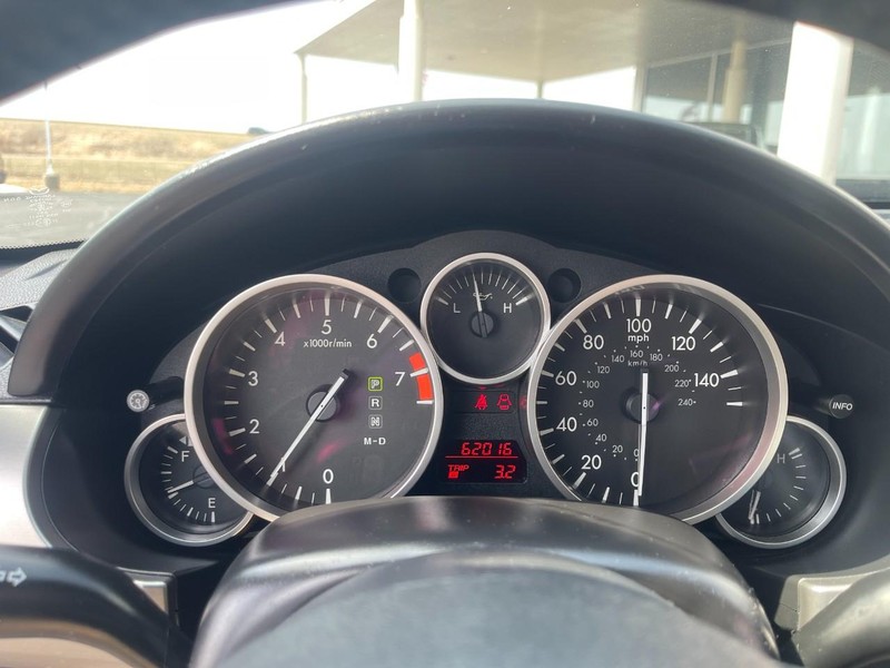 Mazda MX-5 Miata Vehicle Image 17