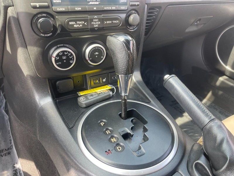 Mazda MX-5 Miata Vehicle Image 18