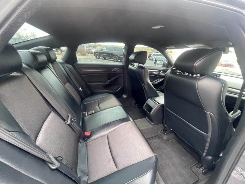 Honda Accord Sedan Vehicle Image 09