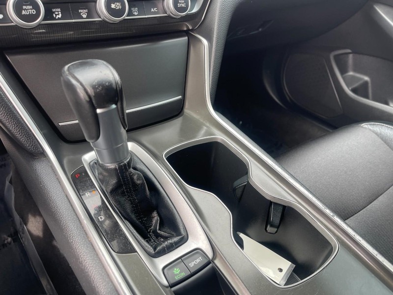 Honda Accord Sedan Vehicle Image 15