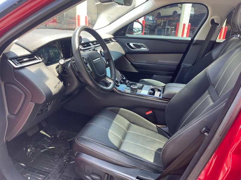 Land Rover Range Rover Velar Vehicle Image 17