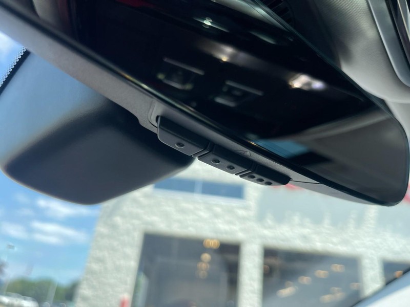 Land Rover Range Rover Velar Vehicle Image 28