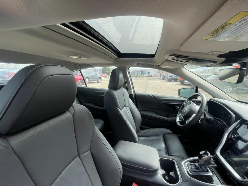 Subaru Legacy Vehicle Image 03