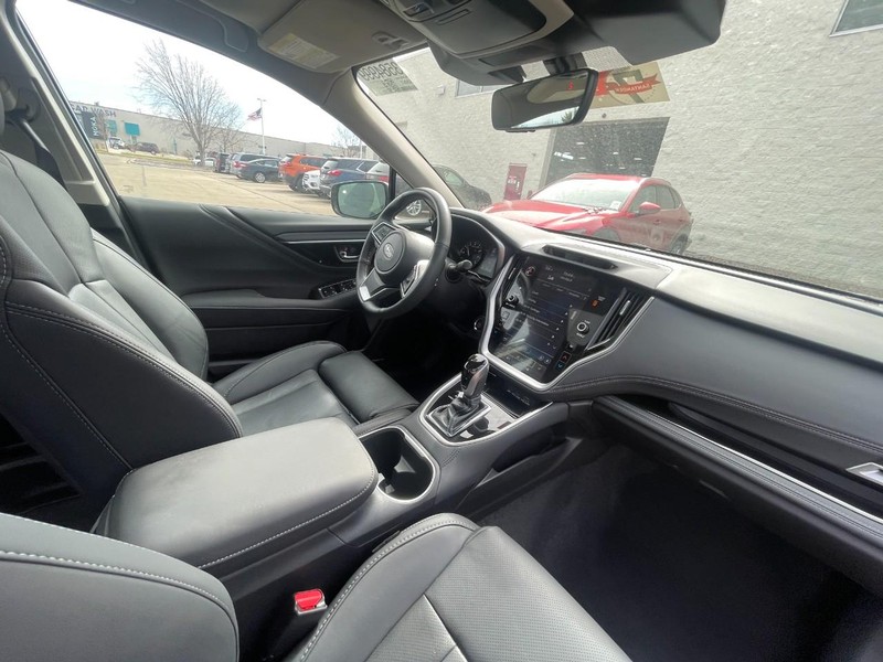 Subaru Legacy Vehicle Image 05