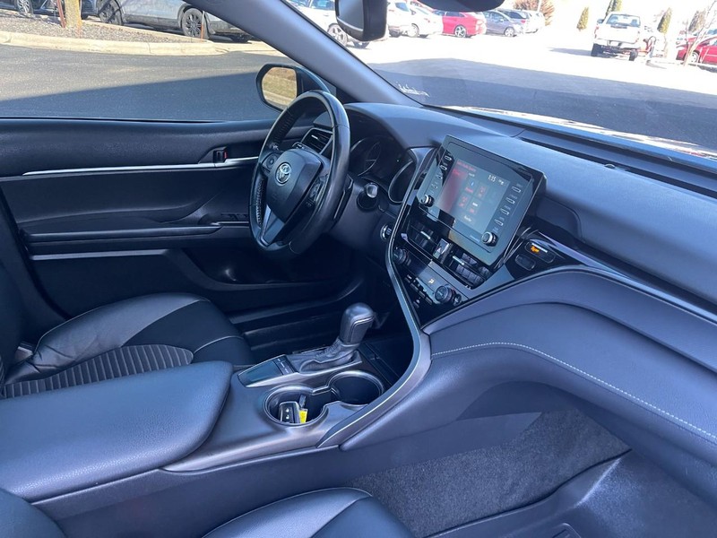 Toyota Camry Vehicle Image 04