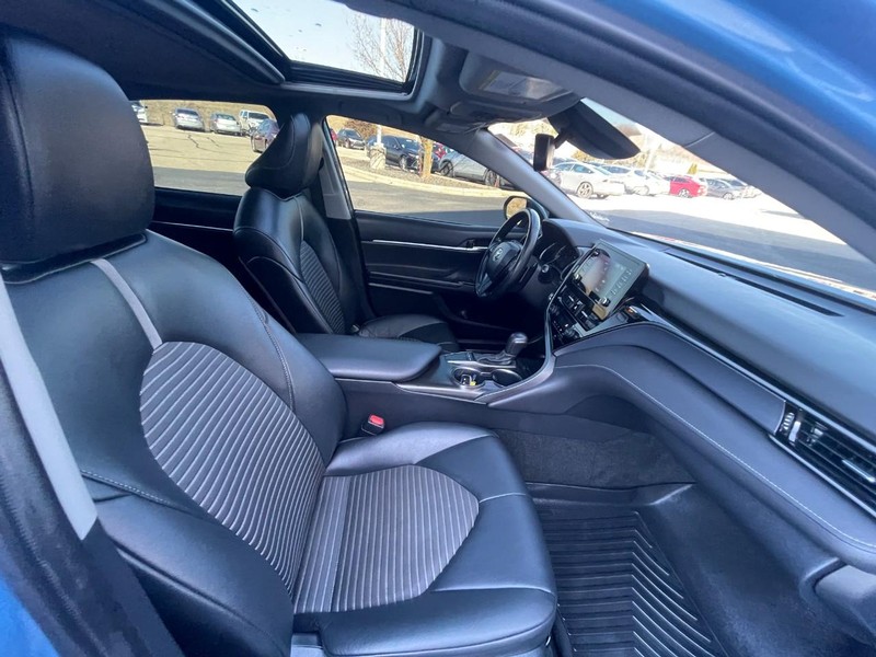 Toyota Camry Vehicle Image 06