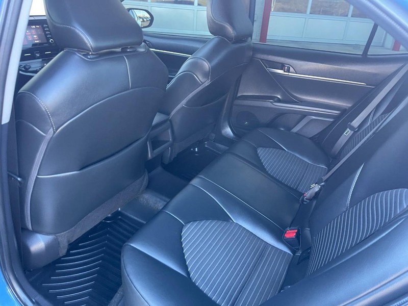 Toyota Camry Vehicle Image 11