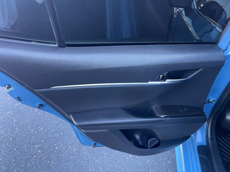 Toyota Camry Vehicle Image 12