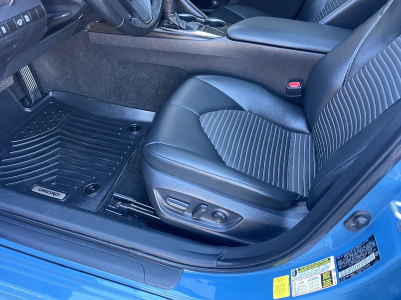 Toyota Camry Vehicle Image 14