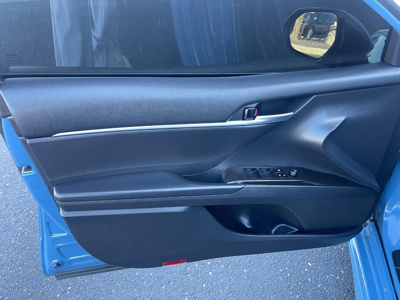 Toyota Camry Vehicle Image 15