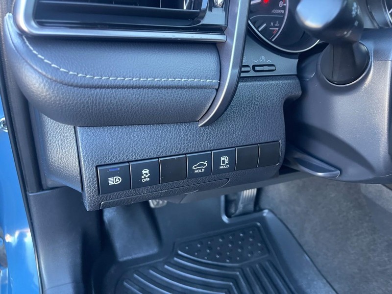 Toyota Camry Vehicle Image 16