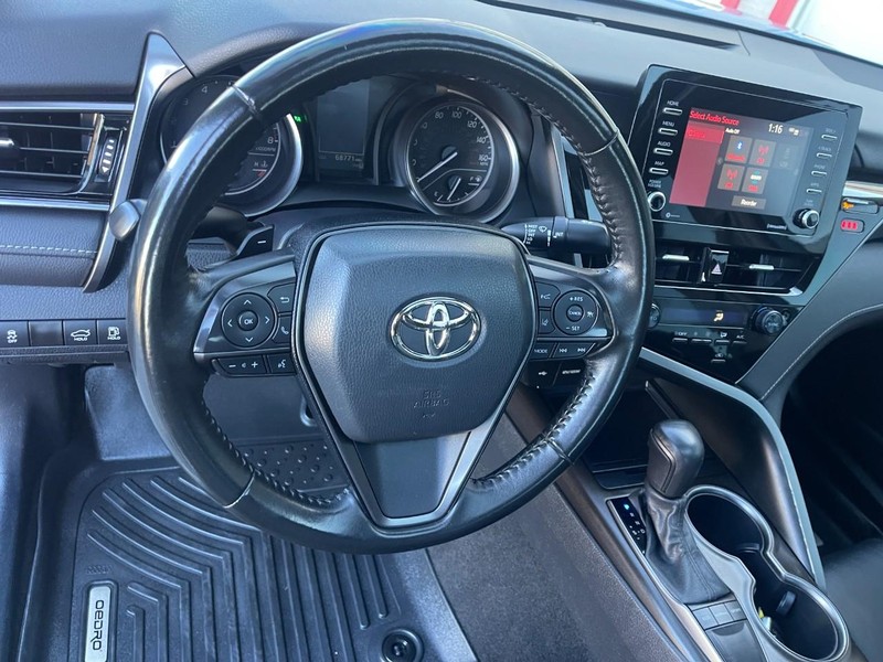 Toyota Camry Vehicle Image 17