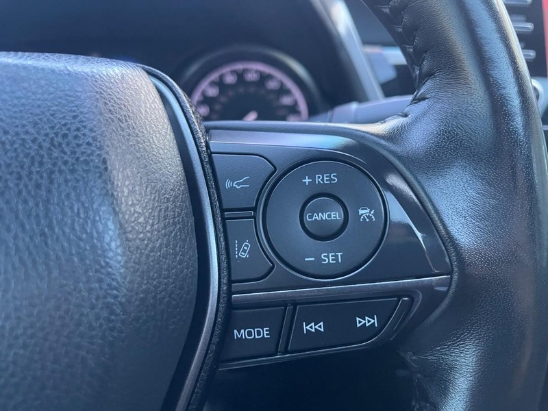 Toyota Camry Vehicle Image 19