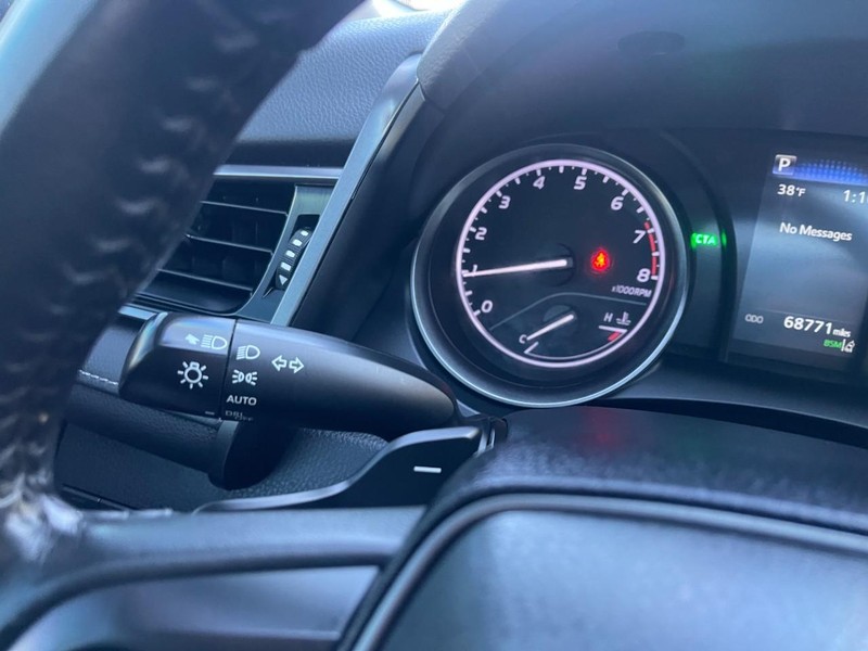 Toyota Camry Vehicle Image 20