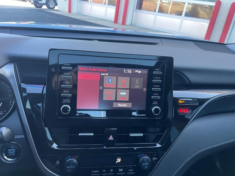 Toyota Camry Vehicle Image 25