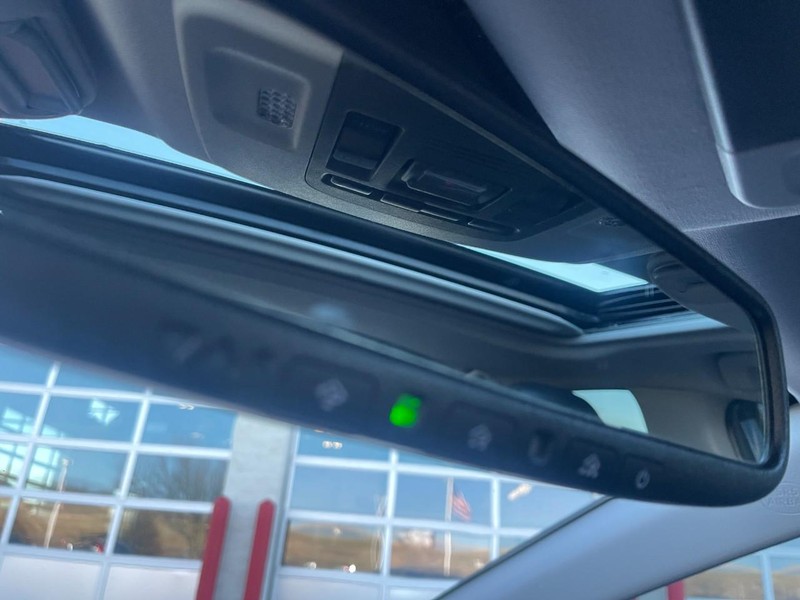 Toyota Camry Vehicle Image 27