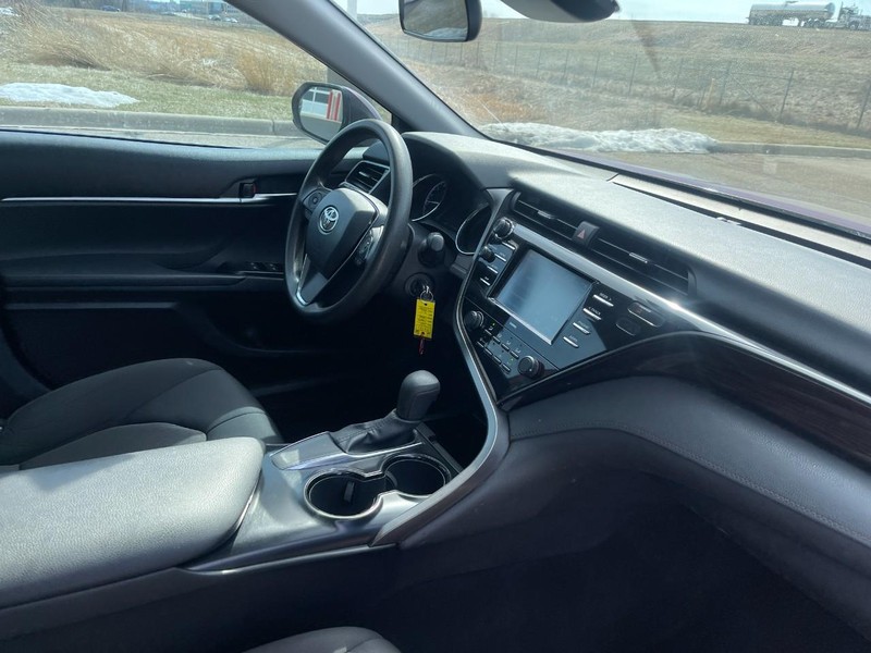 Toyota Camry Vehicle Image 02