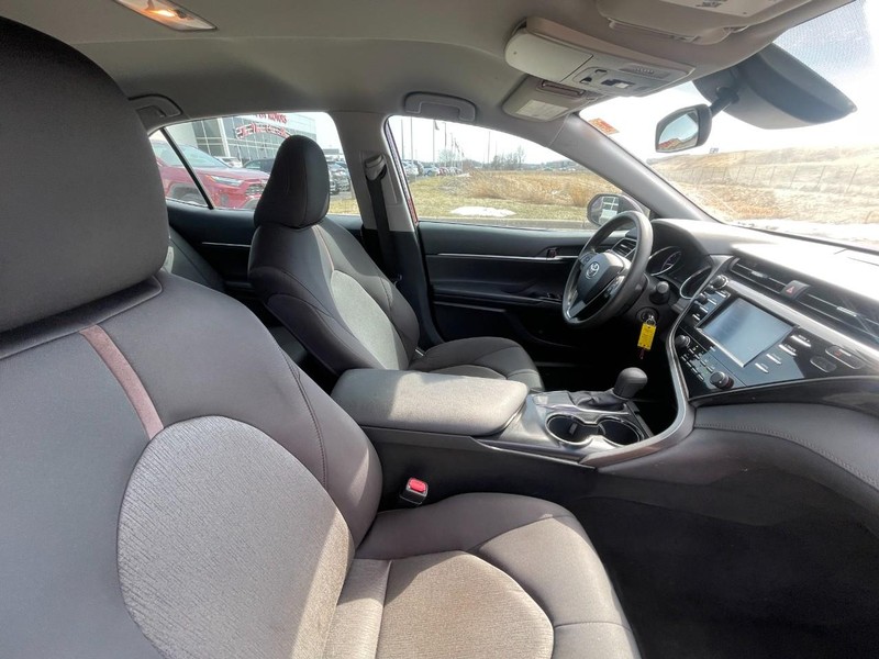 Toyota Camry Vehicle Image 03