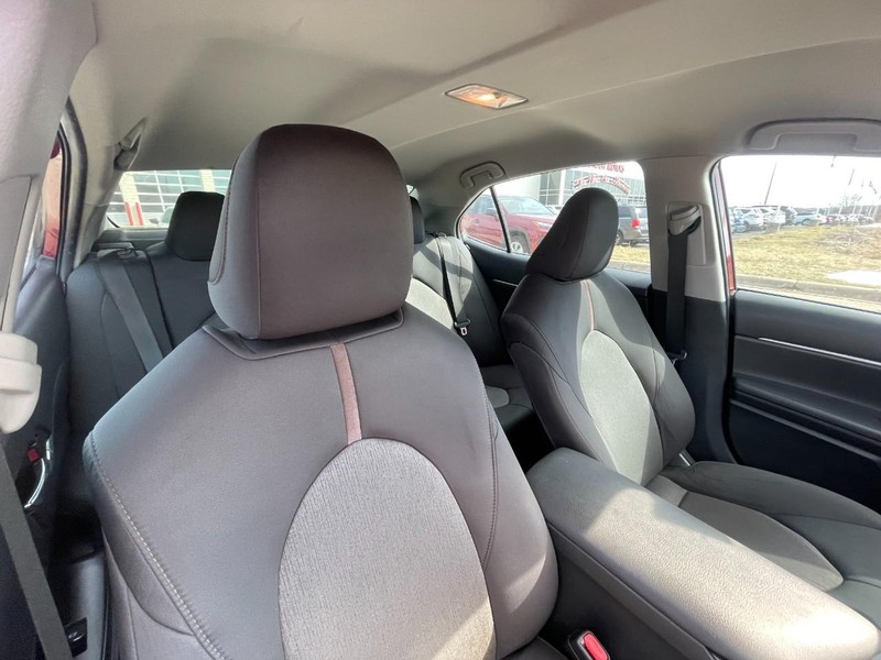 Toyota Camry Vehicle Image 04