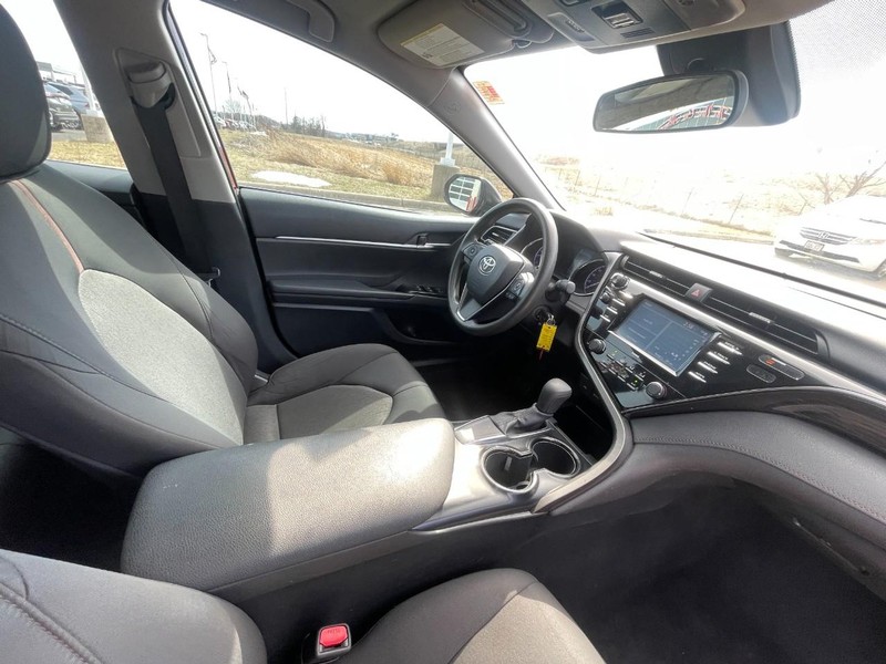 Toyota Camry Vehicle Image 05