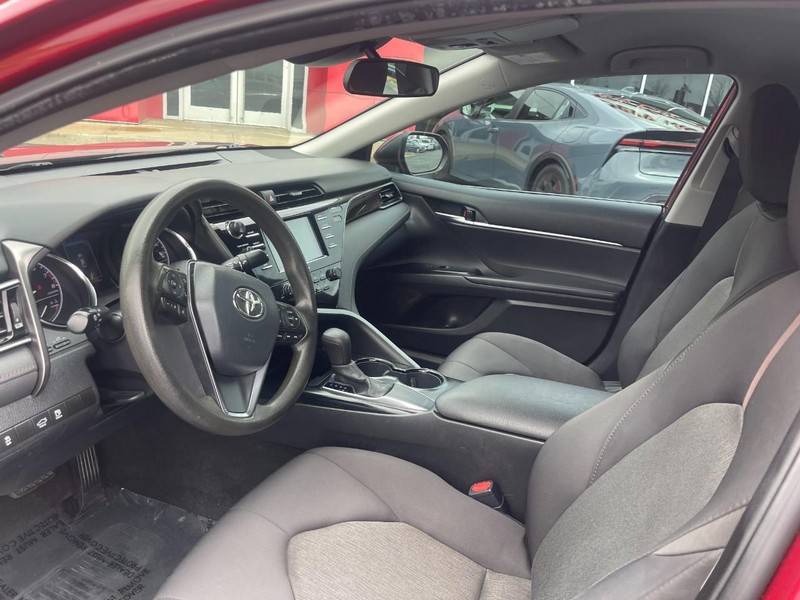 Toyota Camry Vehicle Image 11