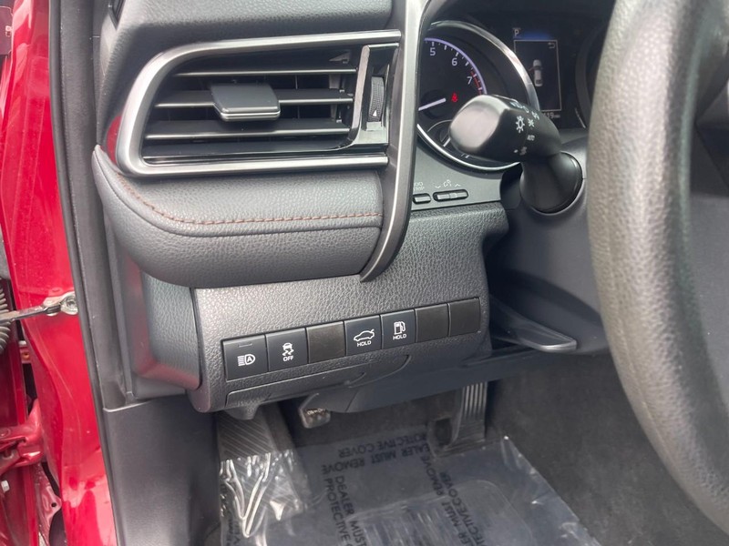 Toyota Camry Vehicle Image 14