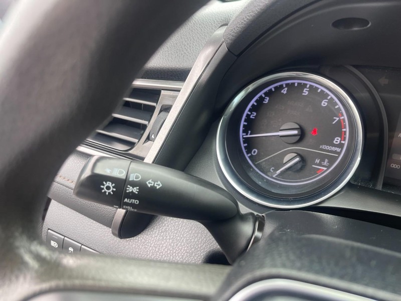Toyota Camry Vehicle Image 19