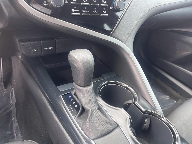 Toyota Camry Vehicle Image 21