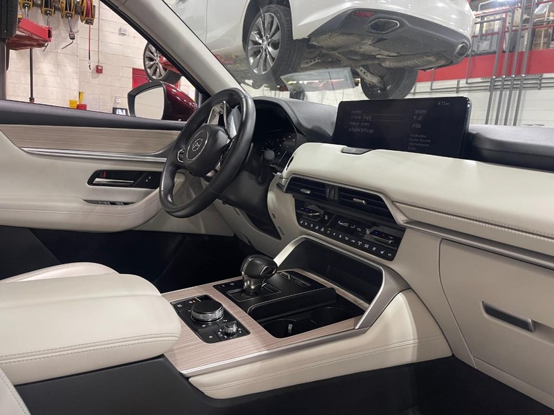 Mazda CX-90 Vehicle Image 02