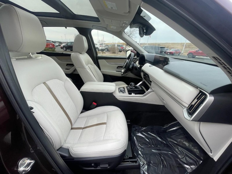 Mazda CX-90 Vehicle Image 11