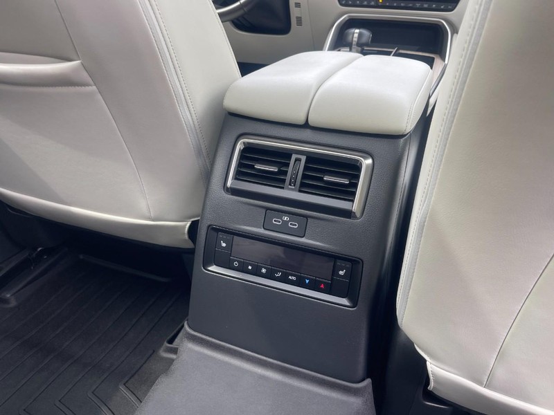 Mazda CX-90 Vehicle Image 15