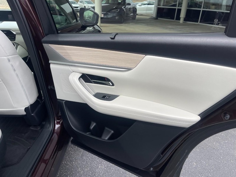 Mazda CX-90 Vehicle Image 18