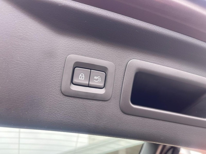 Mazda CX-90 Vehicle Image 21