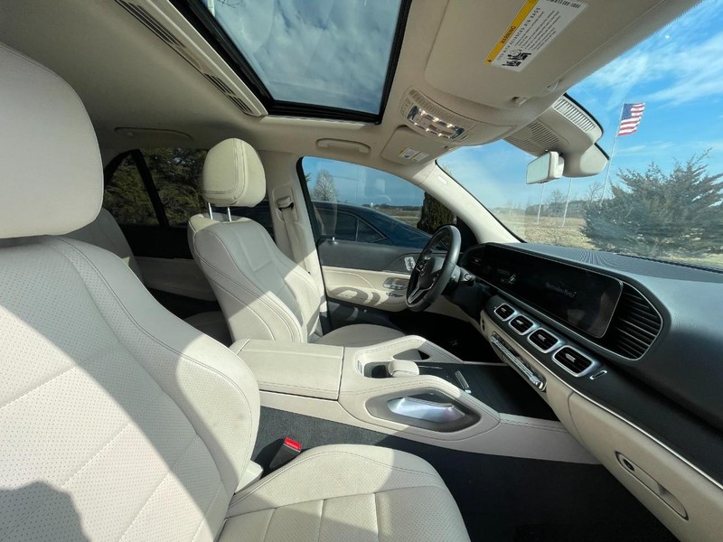 Mercedes-Benz GLE Vehicle Image 03