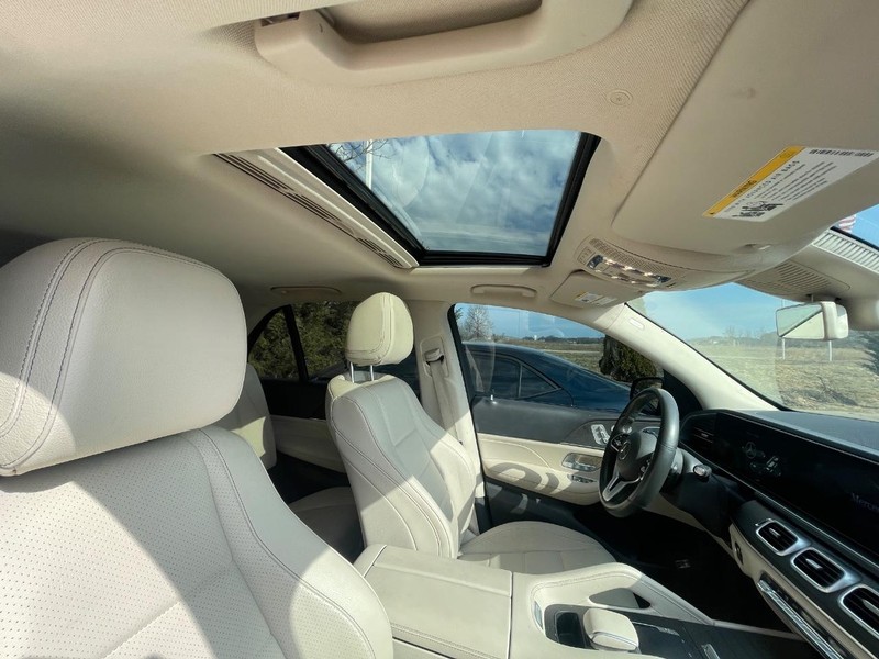 Mercedes-Benz GLE Vehicle Image 06