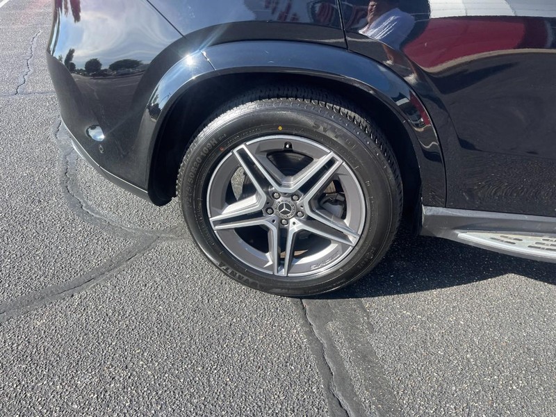 Mercedes-Benz GLE Vehicle Image 08