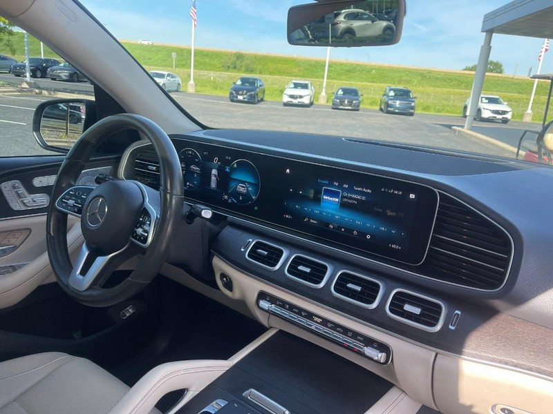 Mercedes-Benz GLE Vehicle Image 09