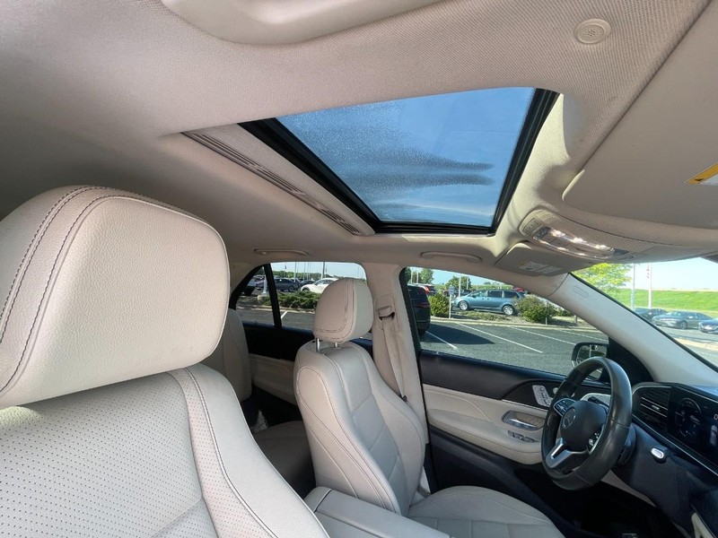 Mercedes-Benz GLE Vehicle Image 10