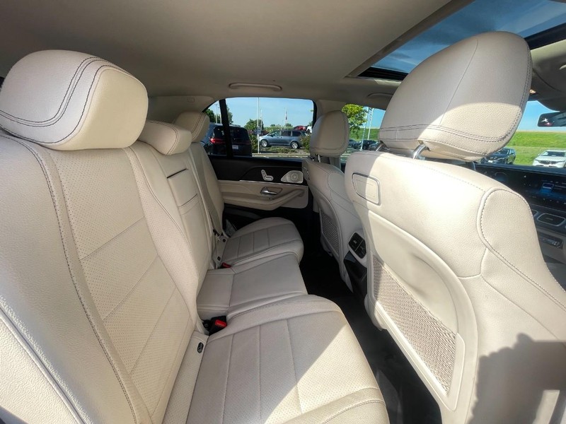 Mercedes-Benz GLE Vehicle Image 14