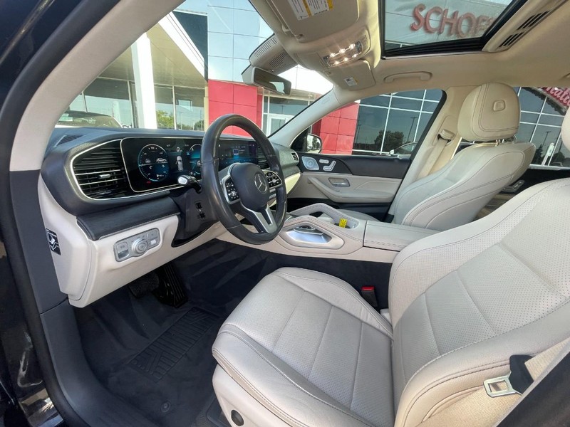 Mercedes-Benz GLE Vehicle Image 22