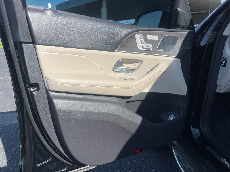 Mercedes-Benz GLE Vehicle Image 23