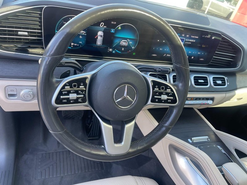 Mercedes-Benz GLE Vehicle Image 28